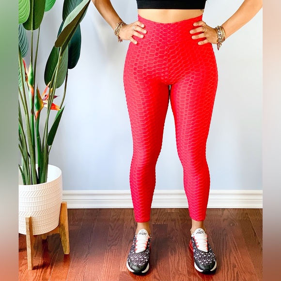 Textured TikTok Leggings - (Red) - Picture 3 of 8